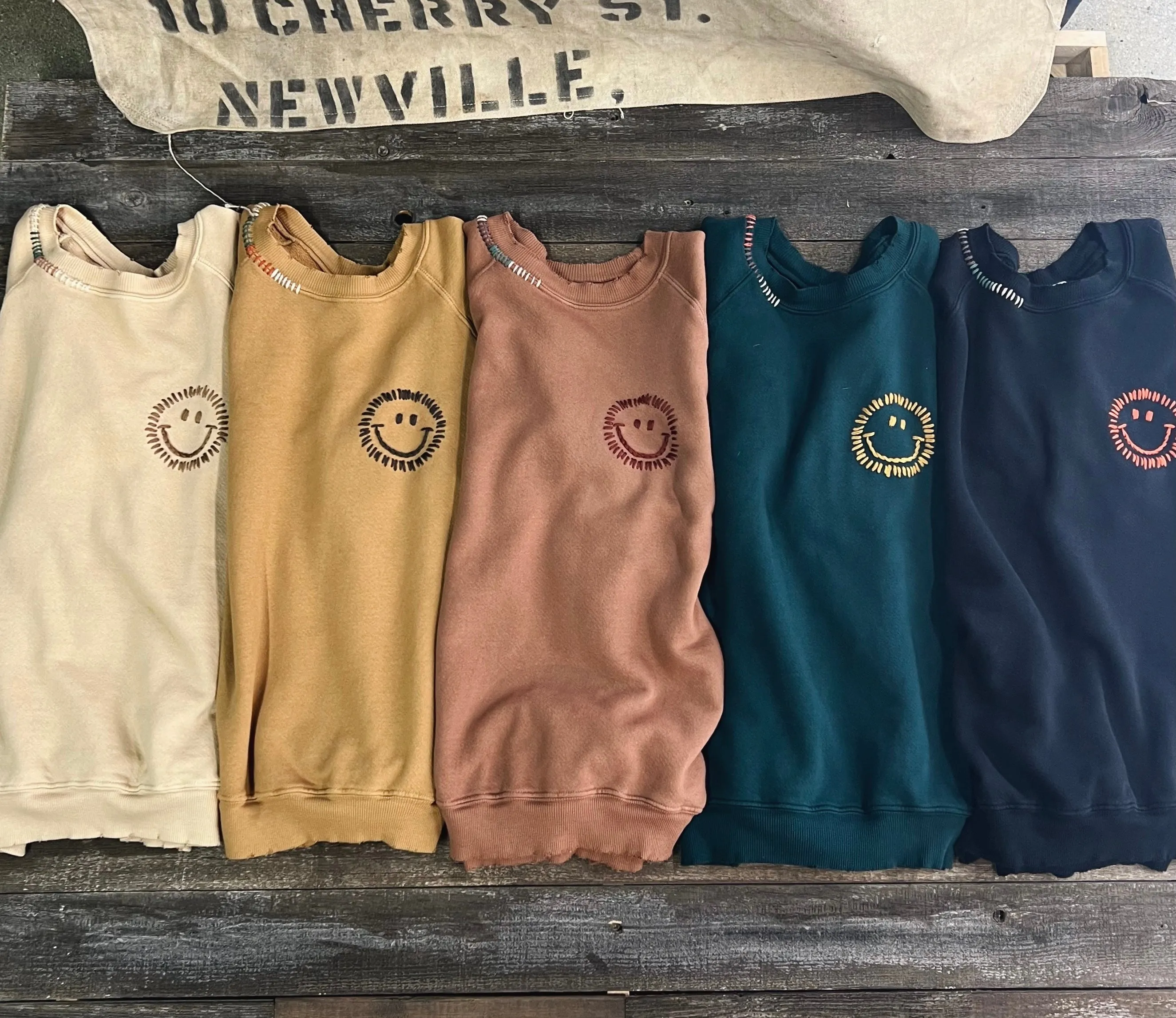 Smiley Face Sweatshirts (5Colors)