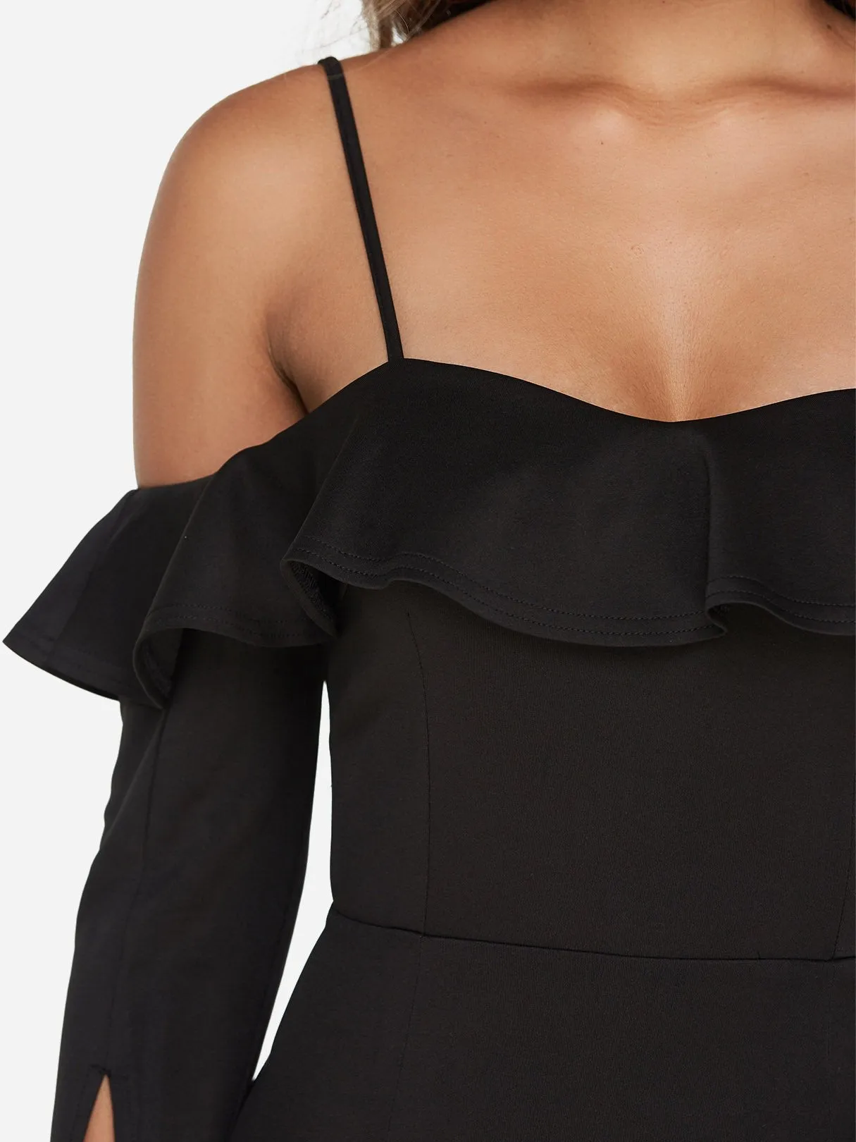 Wholesale Black Frill Neck Cold Shoulder Long Sleeve Plain Backless Dresses